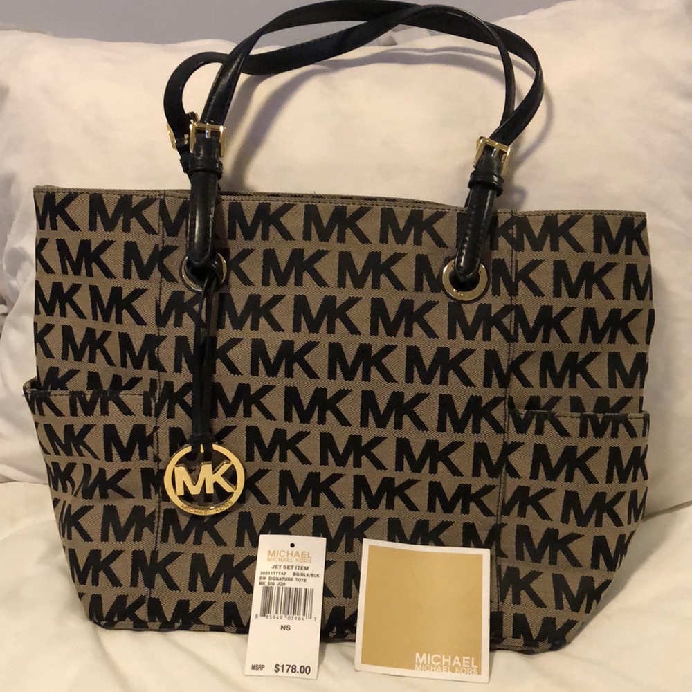 Michael Kors Signature Tote